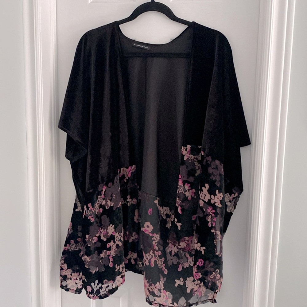 Velvet/sheer Kimono-one size